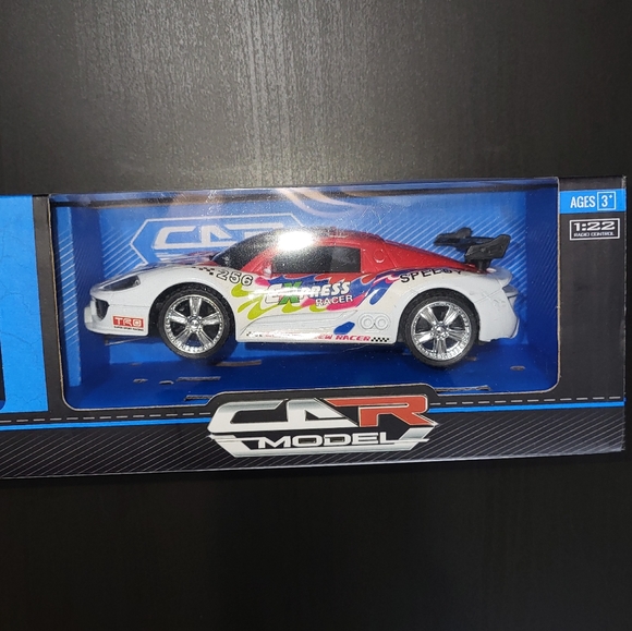 Racing remote control car - Picture 4 of 4